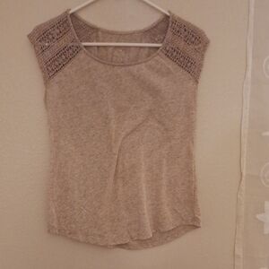 Sonoma Women's Beige Lace Shoulder Shirts,Small Size.